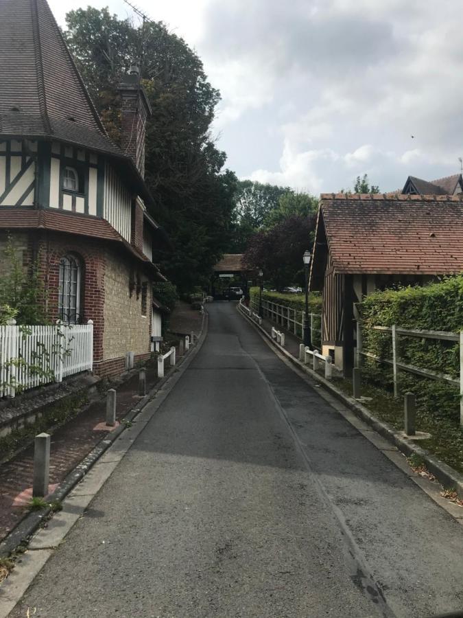 Apartamento Le Pullman Deauville Exterior foto