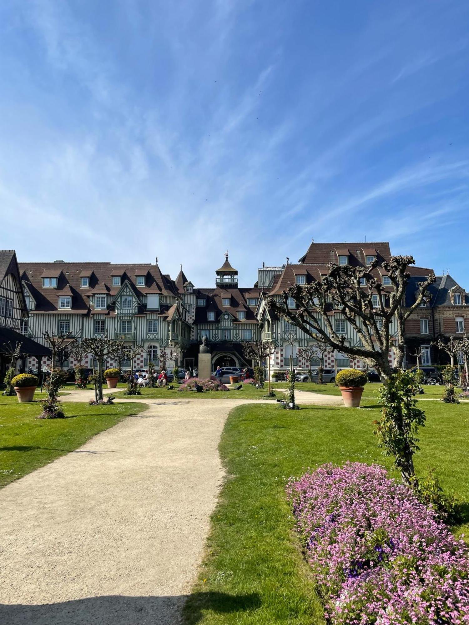 Apartamento Le Pullman Deauville Exterior foto